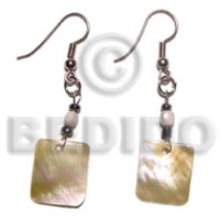 Dangling 25mmx30mm rectangular black lip