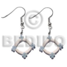 Dangling white clam glass