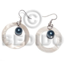 Dangling round kabibe shell