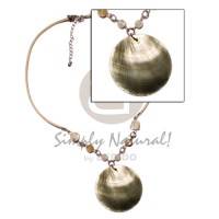 40mm round blacklip pendant